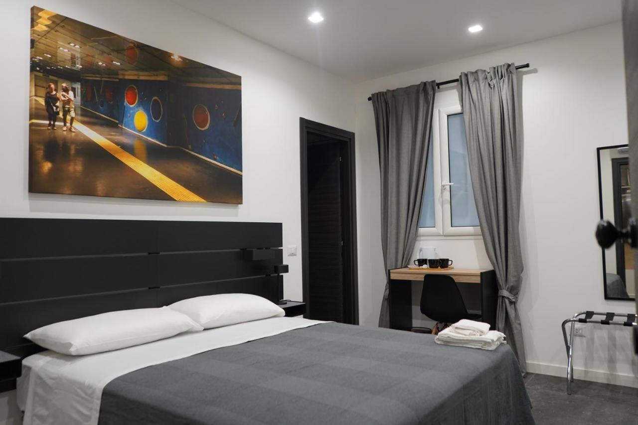 Dimora Metro Santacroce Bed and Breakfast Napels Buitenkant foto